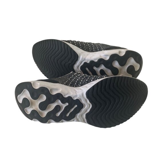 Nike Womens Black/White  React Phantom Run Flyknit 2  US 7 Comfort Stretch Light - Picture 4 of 5